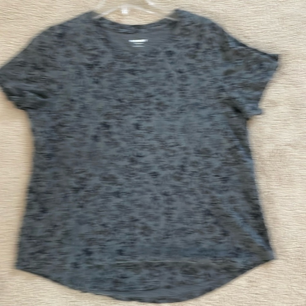 Old navy sz L gray/black print tee shirt